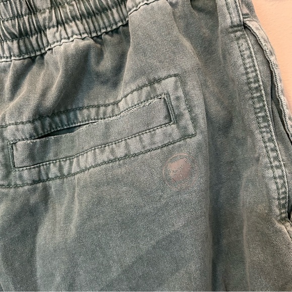 NWT Casual Green Drawstring Shorts - Picture 8 of 11